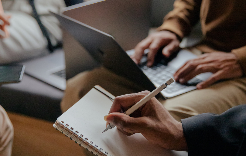 Karun Medya Vizyonunu Temsil Eden Soyut Görsel